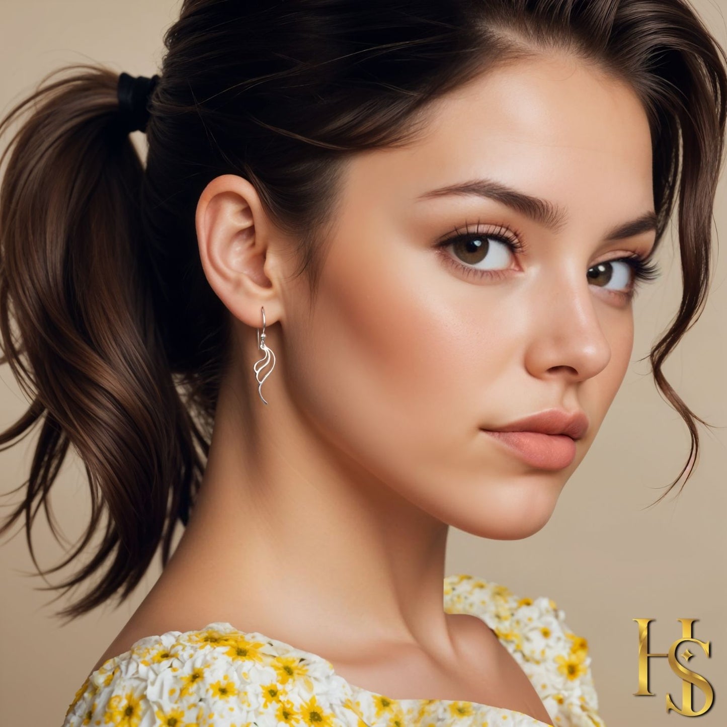 Grace Curve Leaf Dangle Earring in 925 Sterling Silver For Women