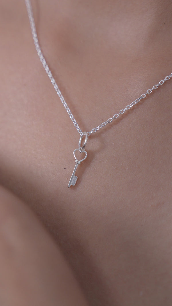 Heart Key Pendant Necklace in 925 Sterling Silver for Women