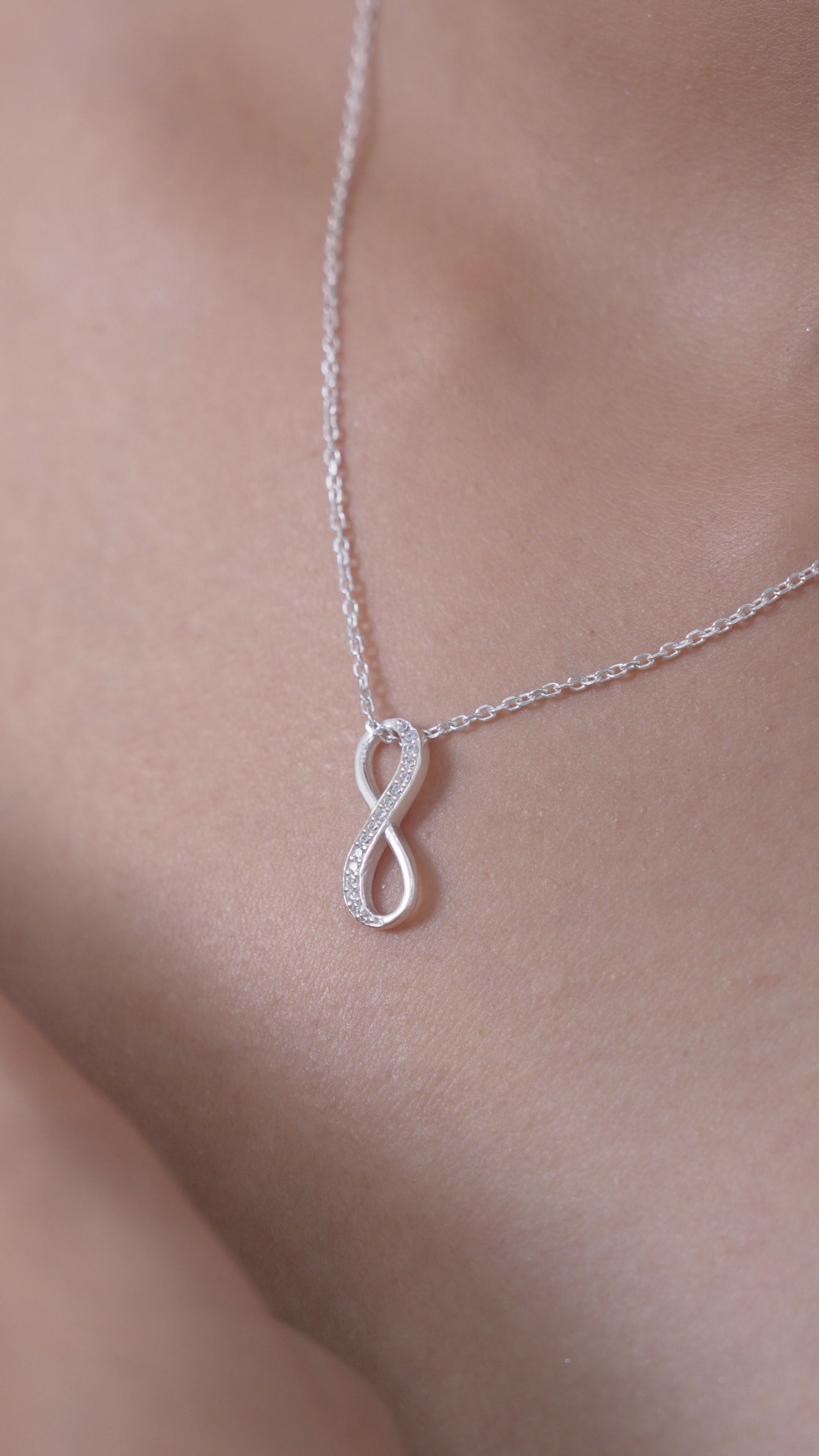 Limitless Pendant （美品） Limitless Infinity Pendant in 925 Sterling Silver for Women