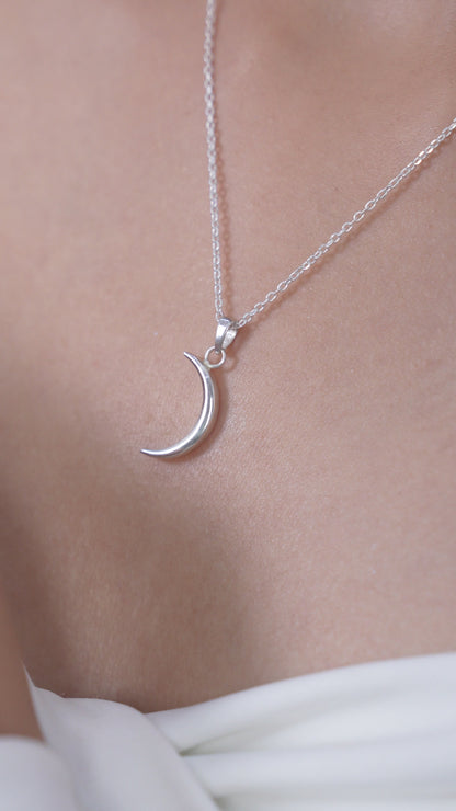 Crescent Moon Pendant Necklace in 925 Sterling Silver
