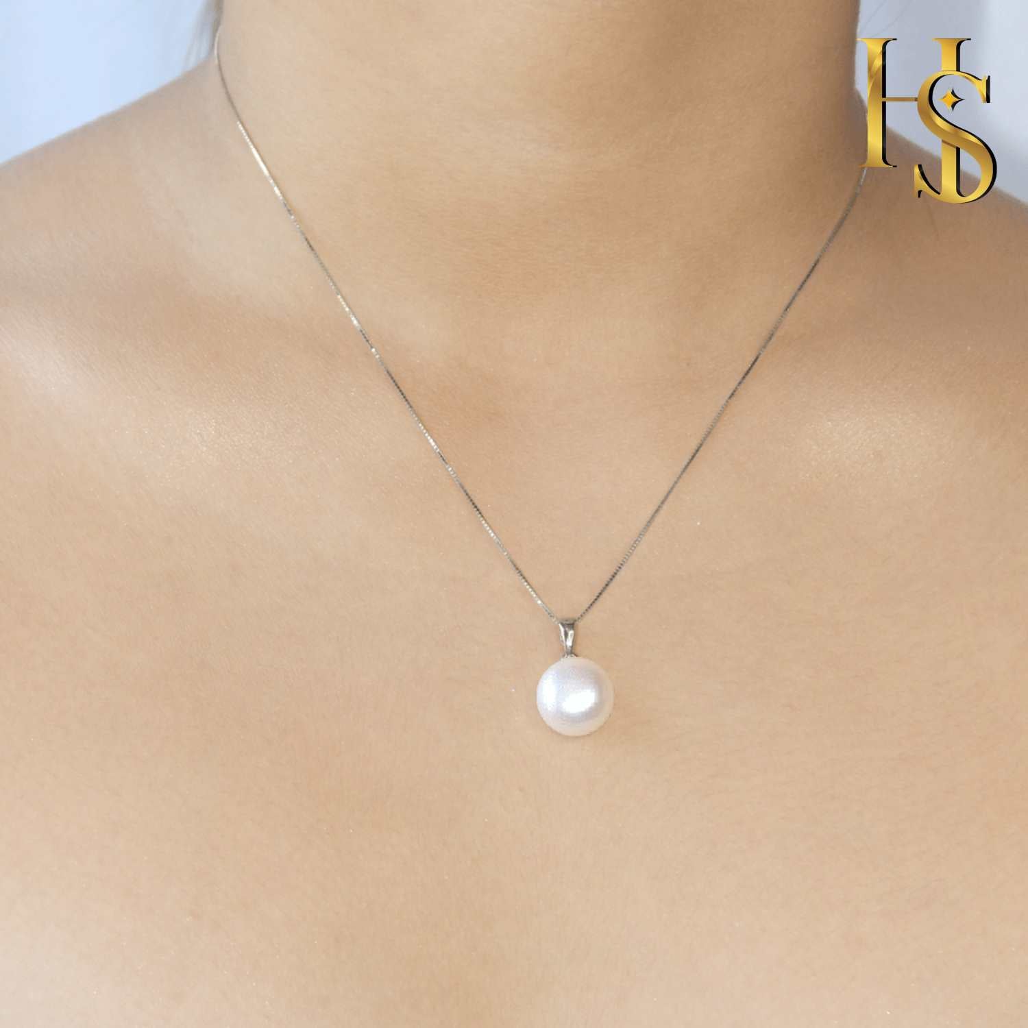 Pearl Pendant Chain with Brilliant Lustre South Sea Pearl