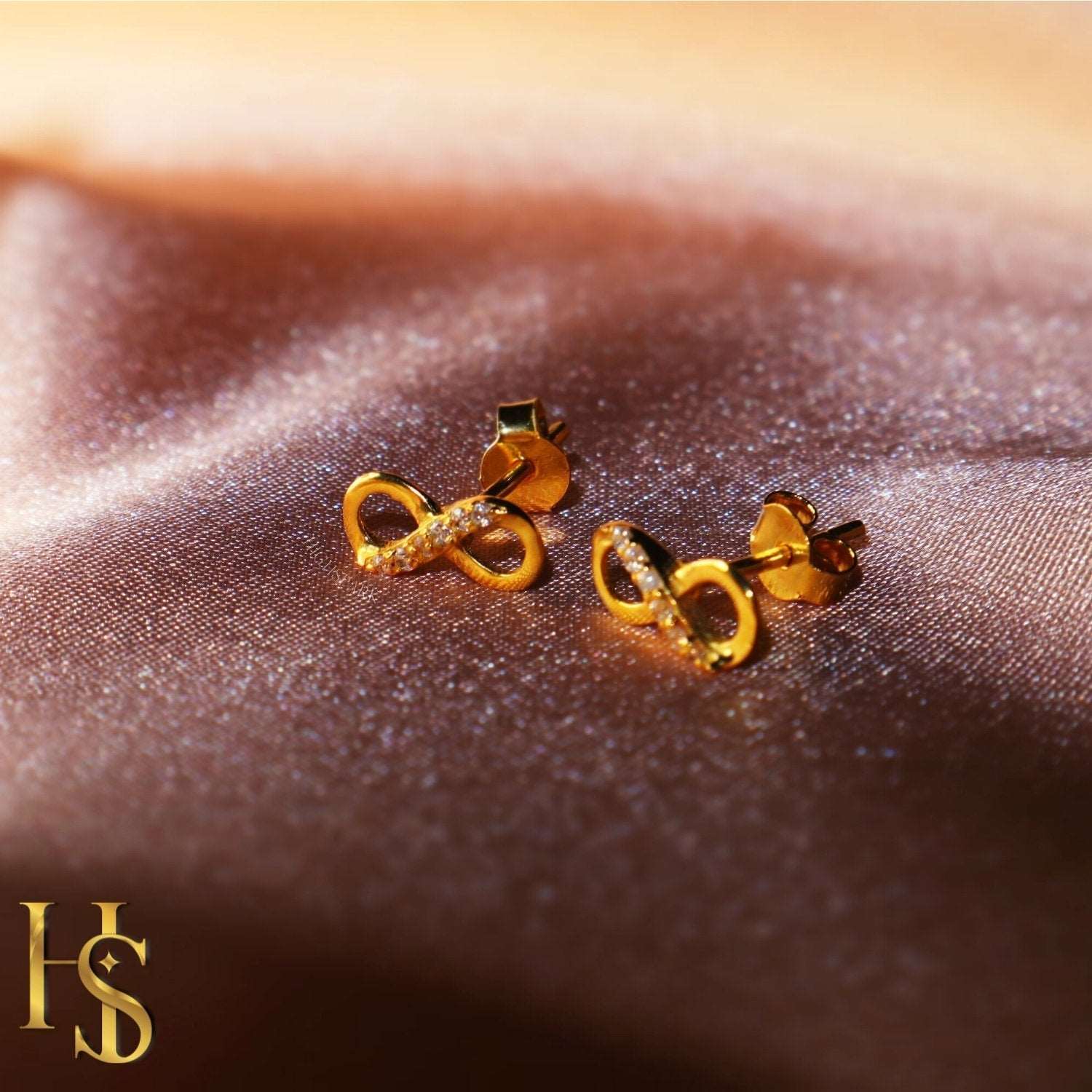 14K Gold Infinity Stud Earrings – Nana Bijou